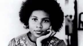 retrato de bell hooks